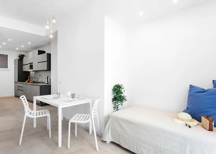 Homey Experience - Harbourview Retreat